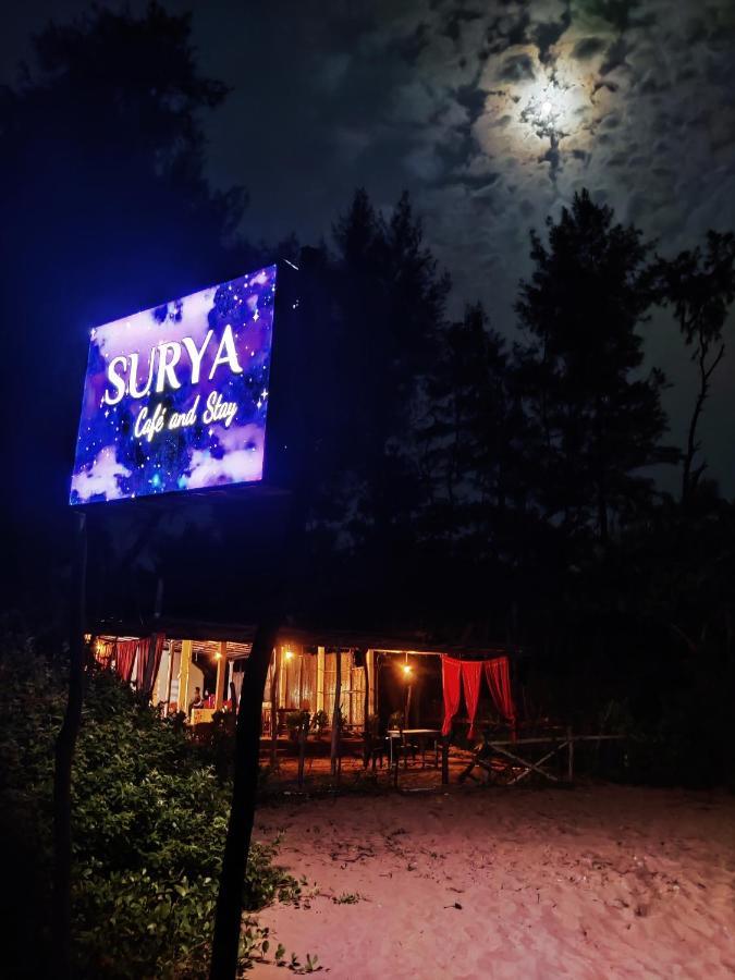 Surya Beach Cafe And Stay Gokarna  Exteriör bild