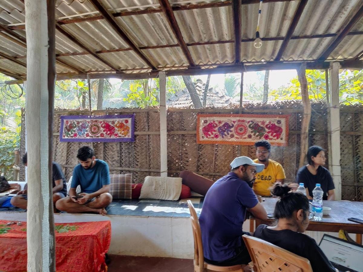 Surya Beach Cafe And Stay Gokarna  Exteriör bild