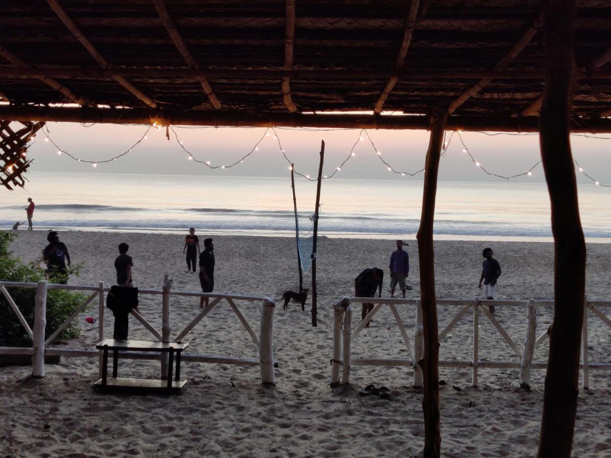 Surya Beach Cafe And Stay Gokarna  Exteriör bild