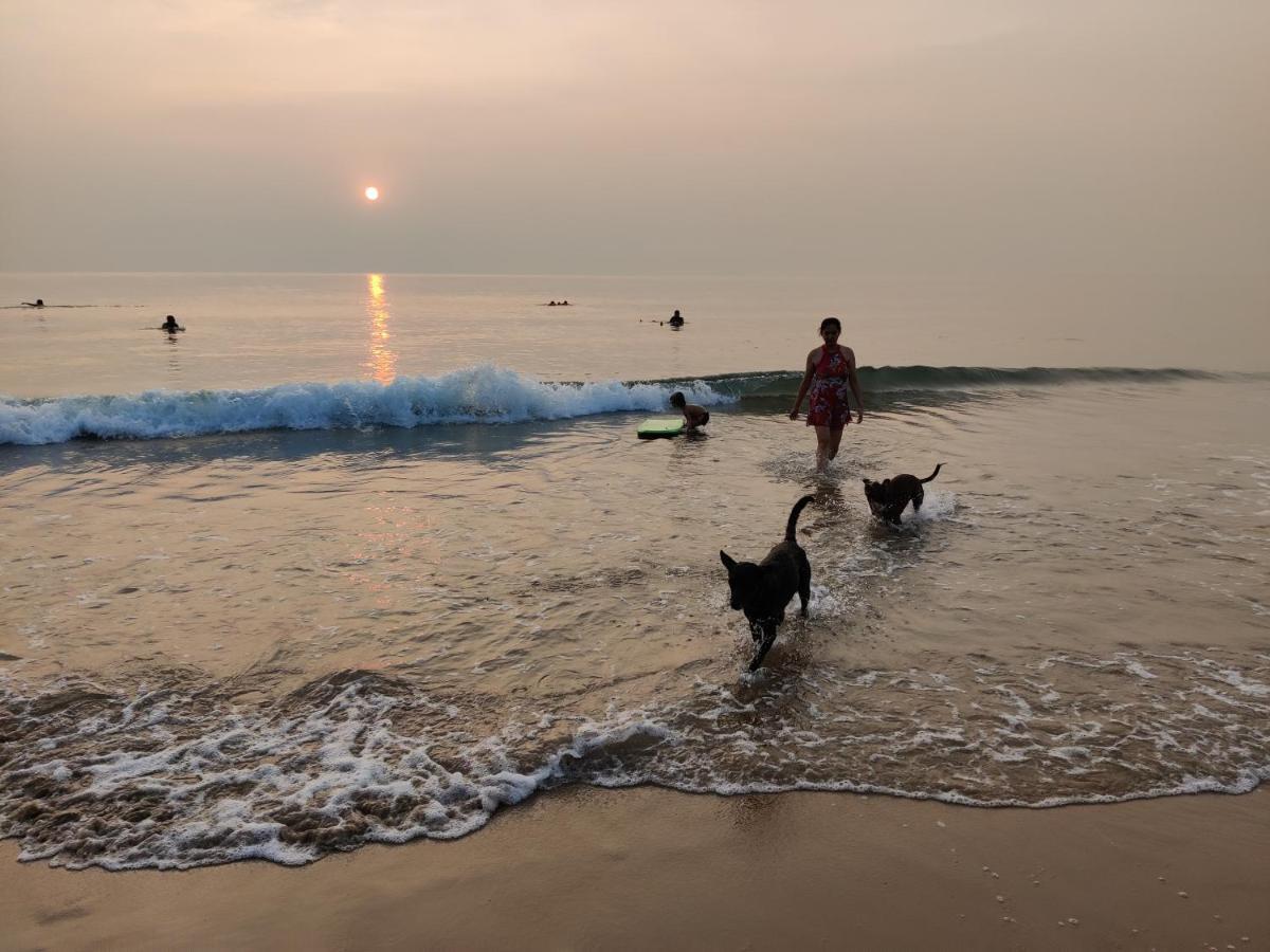 Surya Beach Cafe And Stay Gokarna  Exteriör bild