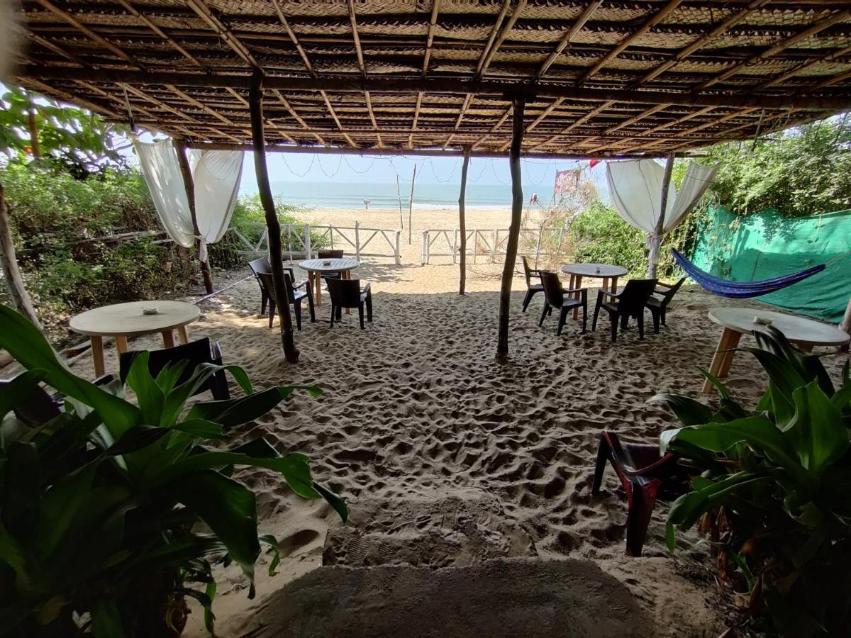 Surya Beach Cafe And Stay Gokarna  Exteriör bild