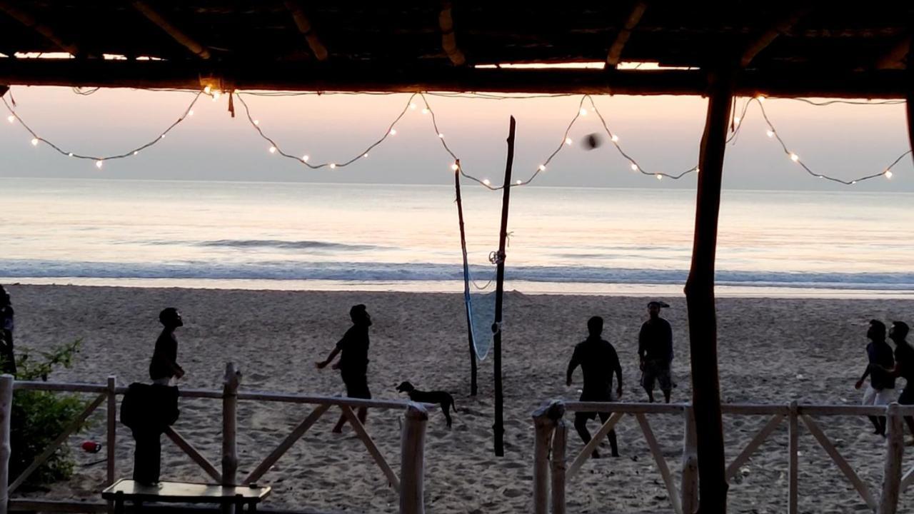 Surya Beach Cafe And Stay Gokarna  Exteriör bild