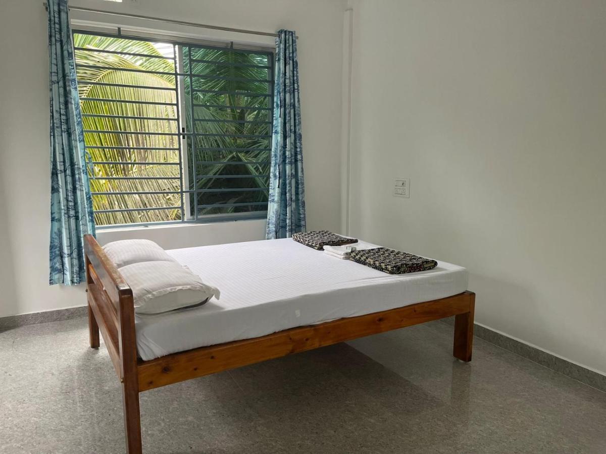 Surya Beach Cafe And Stay Gokarna  Exteriör bild