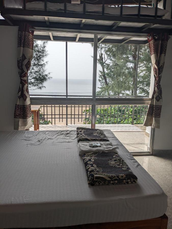 Surya Beach Cafe And Stay Gokarna  Exteriör bild